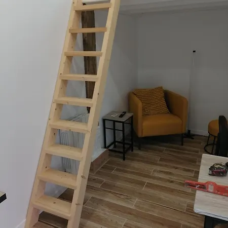 Du Clos Apartment *